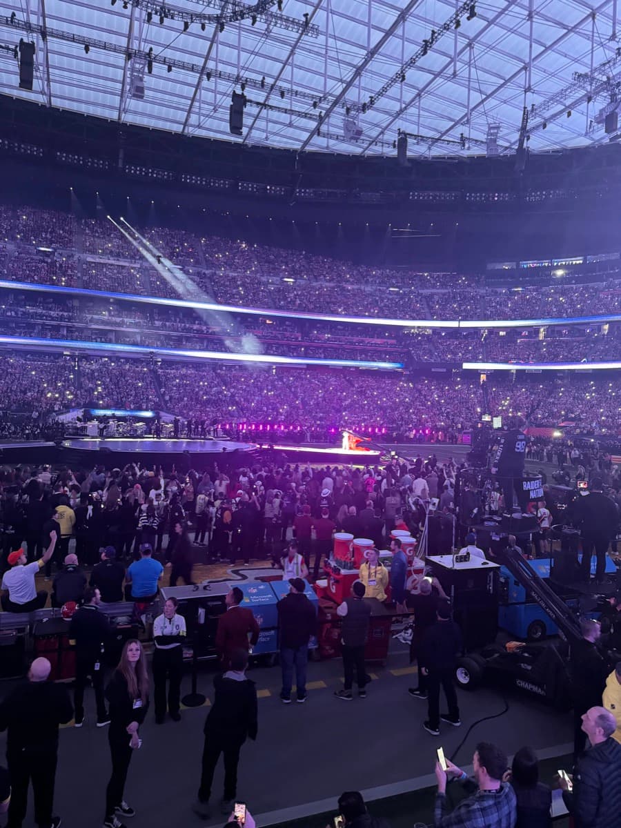 Stadium event security at major concert